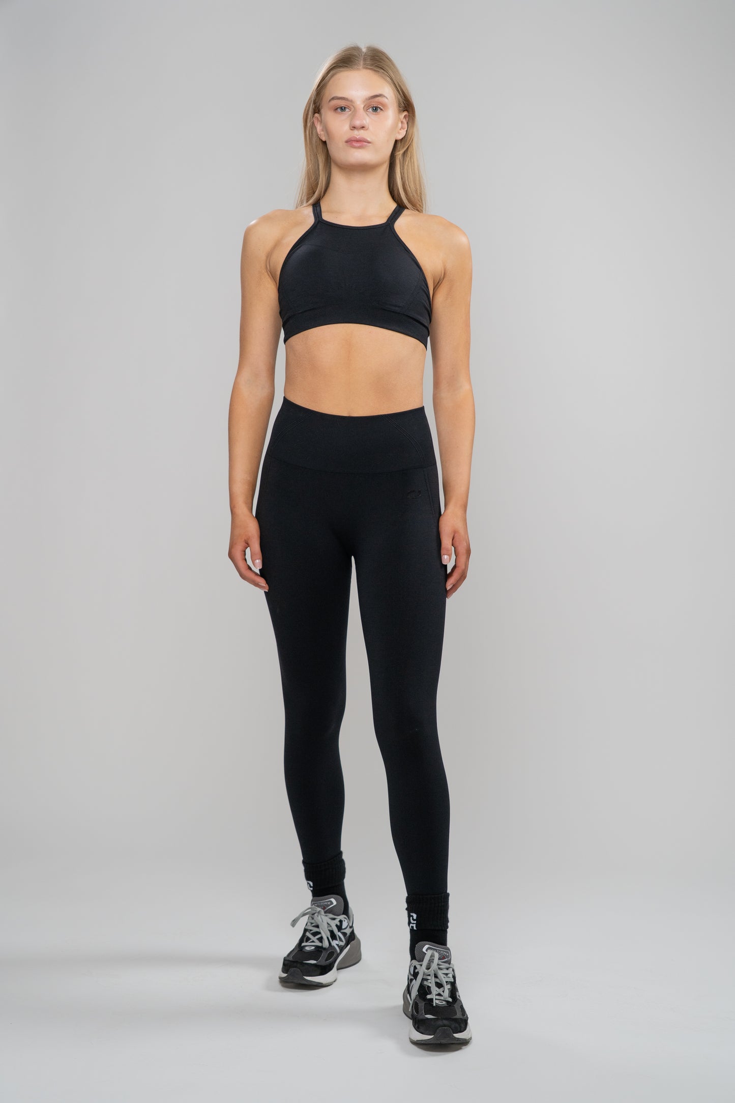 CORE LEGGING IN CARBON