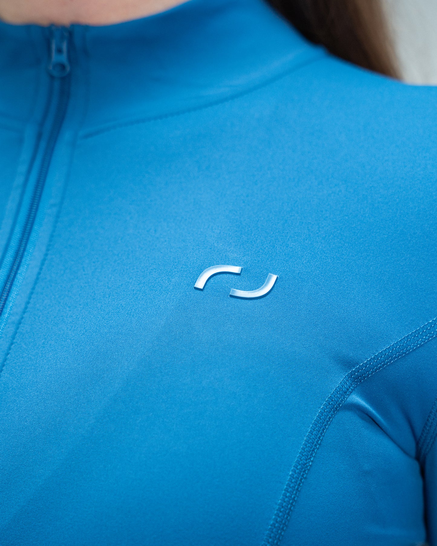 TECH JACKET IN DEEP BLUE