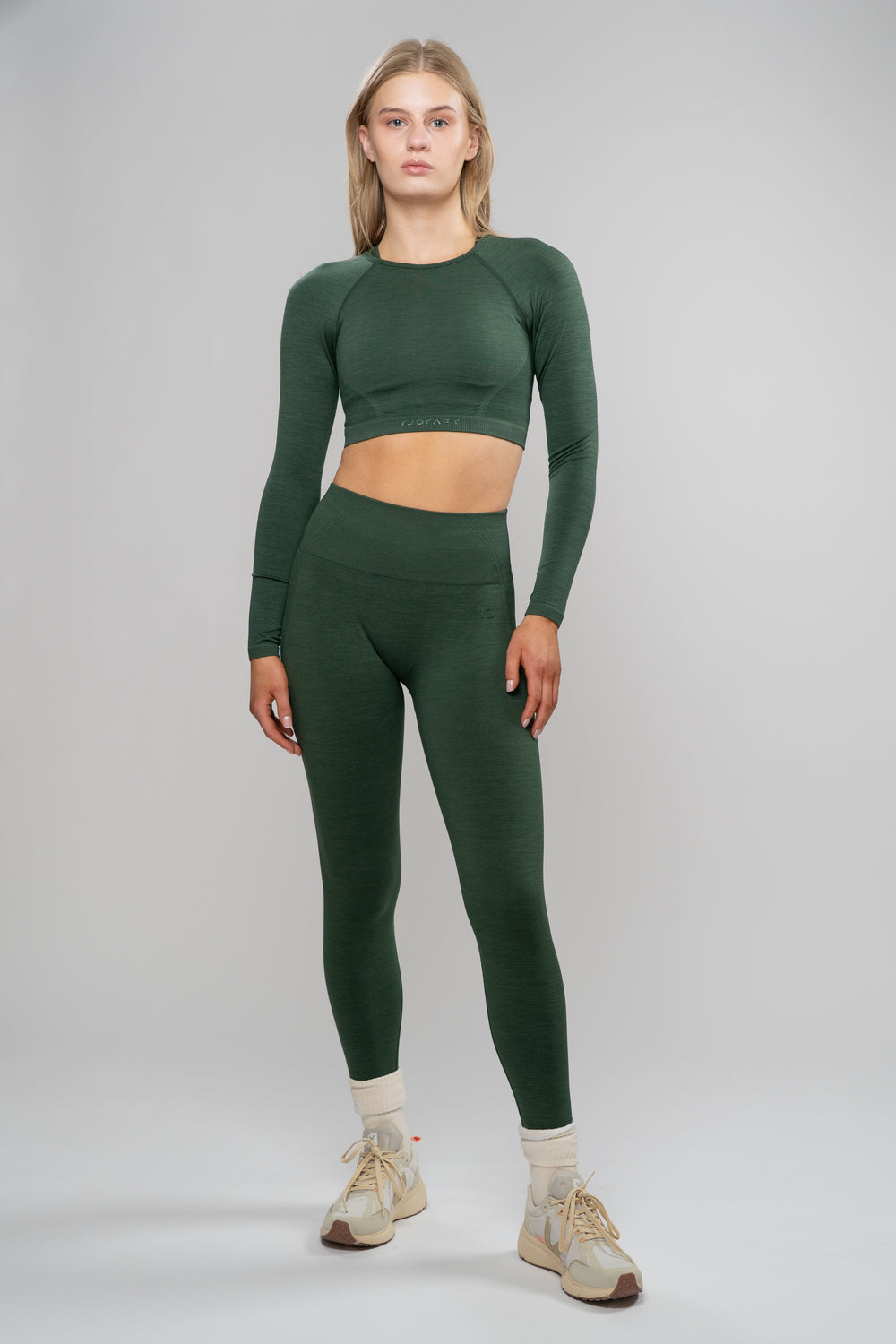 CORE LEGGING IN GREEN - feature image