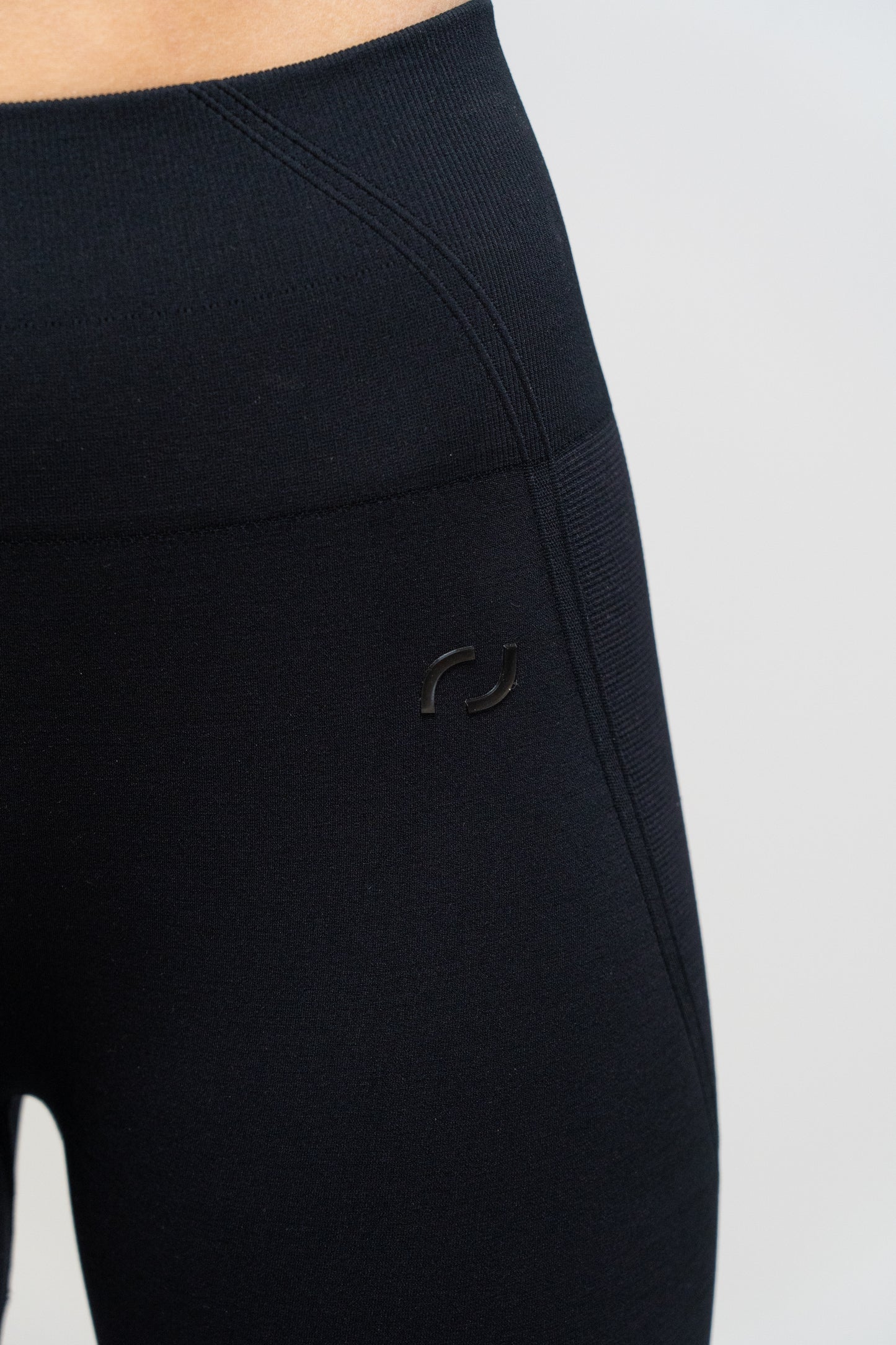 CORE LEGGING IN CARBON